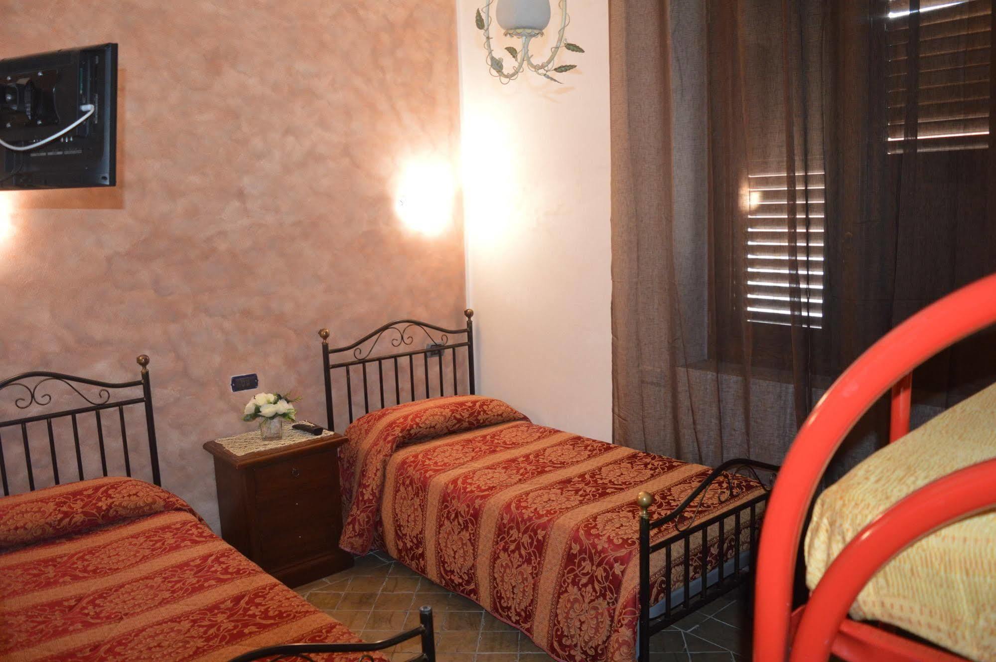 Villa Tre Colli Agri B&B 亚力诺伊皮诺 外观 照片